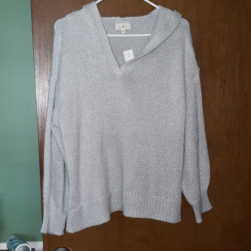 Hooded sweater